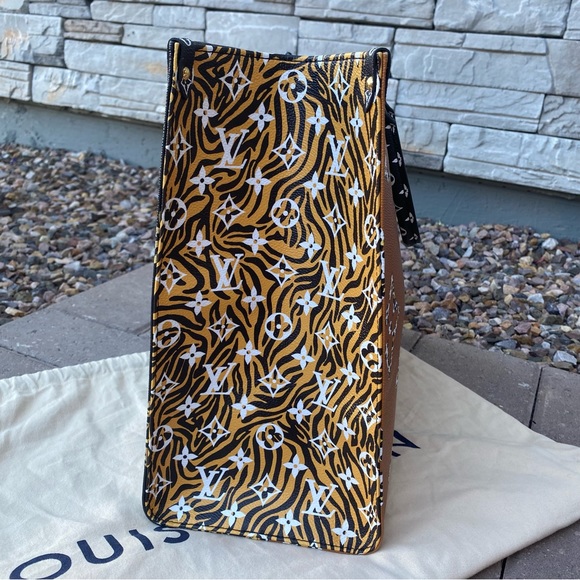 SOLD Louis Vuitton Giant Jungle Onthego GM - Picture 8 of 16